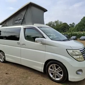 Nissan Elgrand - Image 7