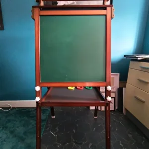Arkmiido Kids Craft Easel - nearly new! - Image 2
