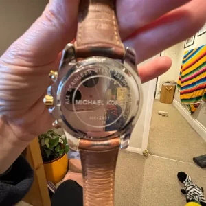 Ladies Michael Kors watch with leather strap - Image 3