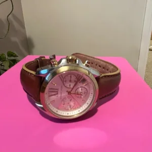 Ladies Michael Kors watch with leather strap - Image 4