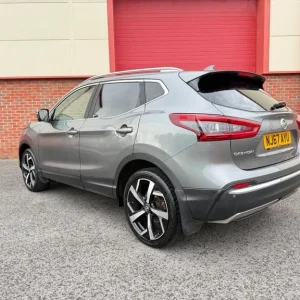 2017 Nissan Qashqai 1.5 dCi Tekna Euro 6 (s/s) 5dr HATCHBACK Diesel Manual - Image 3