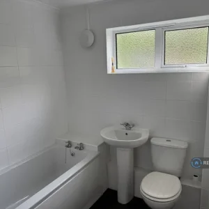2 bedroom flat in Sheepfoote Hill, Ipswich, Suffolk (2 bed) - Image 7