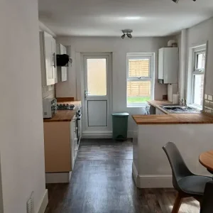 Large double room - Image 3