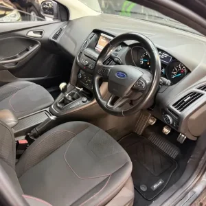 FORD FOCUS 1.0 T EcoBoost Zetec S 2015 - Image 2