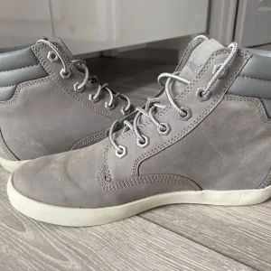LADIES TIMBERLAND BOOTS - Image 3