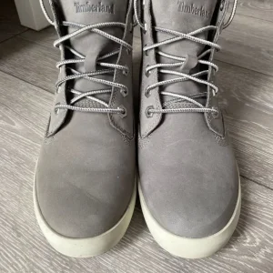 LADIES TIMBERLAND BOOTS - Image 5