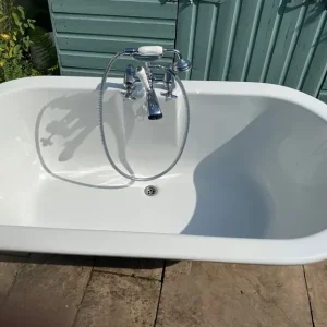 White roll top bath - Image 2