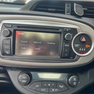 Toyota Yaris 2012 hatchback manual 5-door - Image 4