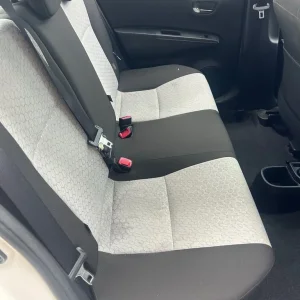 Toyota Yaris 2012 hatchback manual 5-door - Image 8