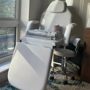 Massage bed with stool and carry bag