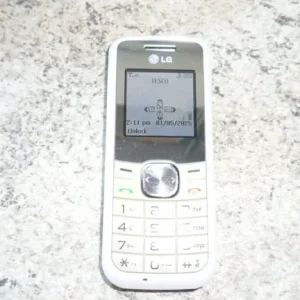 Vintage LG GS101 Mobile Phone, White, Fully Working - Image 6