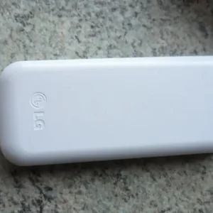 Vintage LG GS101 Mobile Phone, White, Fully Working - Image 8