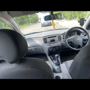 2011 Kia Rio 1.4 Manual Hatchback - Image 3