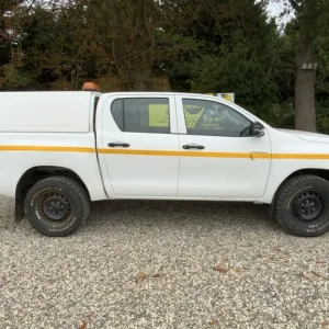 2019 Toyota Hilux 2.4 D-4D Active Pickup Extended Cab - Image 3