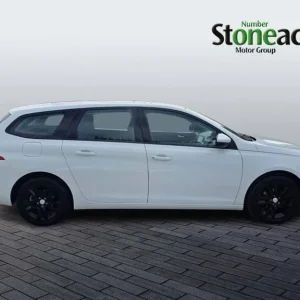 2018 Peugeot 308 SW BlueHDi Estate - Image 2