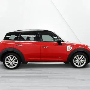 2021 MINI Countryman Cooper SE Sport 1.5L Plug-in Hybrid - Image 5