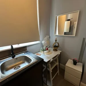 5x Large Studios with Shared Kitchen - Image 3