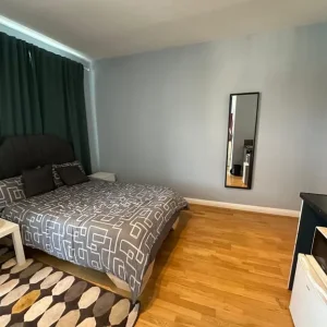5x Large Studios with Shared Kitchen - Image 6
