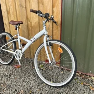 White Decathlon Poppy 300 girls bike 23” - Image 2