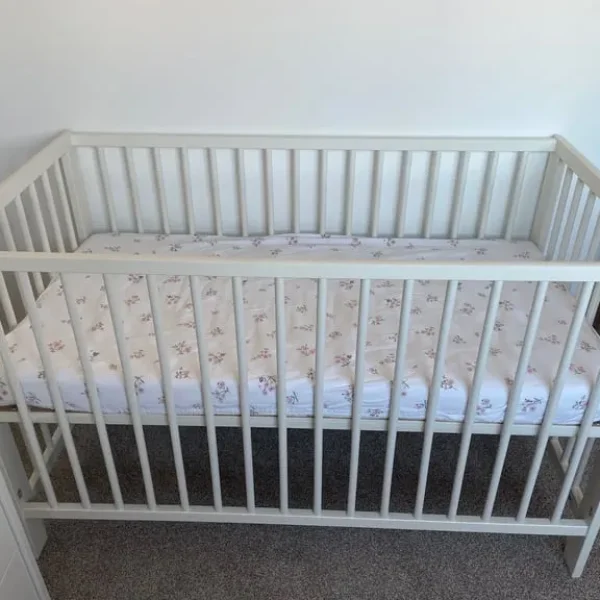 Baby crib