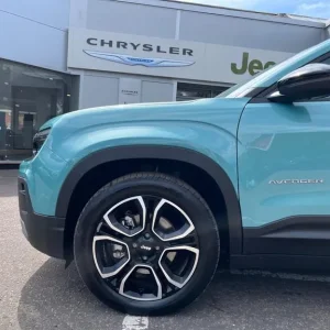 2024 Jeep Avenger 1.2 e-Hybrid MHEV Altitude e-DCT Euro 6 5dr Hatchback - Image 8