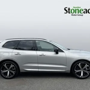 2024 Volvo XC60 T8 Ultimate Dark Estate - Image 3