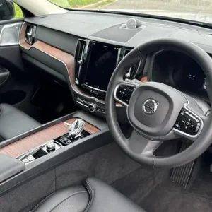 2024 Volvo XC60 T8 Ultimate Dark Estate - Image 4