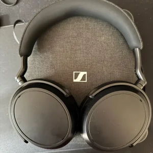 Sennheiser Momentum 4 (black)
