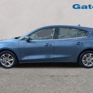 2023 Ford Focus 5-door Titanium MHEV with sat nav and parking sensors - Image 4