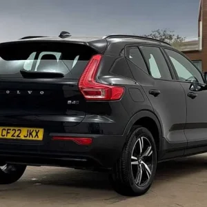 2022 Volvo XC40 2.0 B4P Plus Dark 5-door AWD Estate Petrol Automatic - Image 3