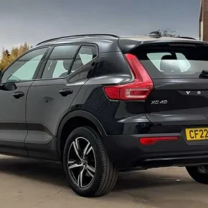 2022 Volvo XC40 2.0 B4P Plus Dark 5-door AWD Estate Petrol Automatic - Image 5