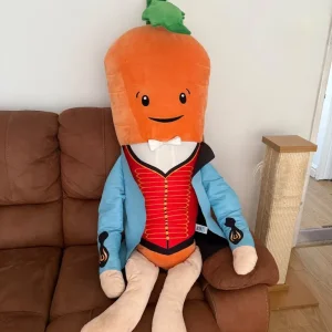 Giant Kevin the carrot