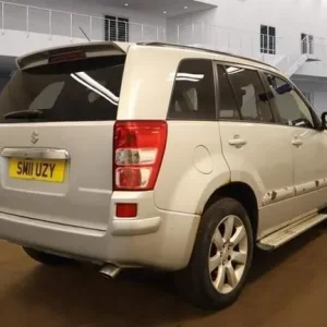 2011 Suzuki Grand Vitara 1.9 DDiS Estate - Image 8