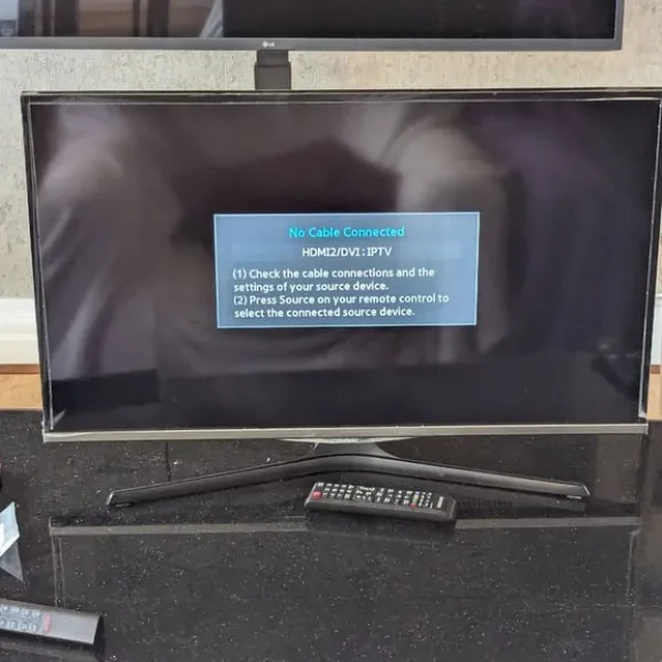 32" Samsung J5100 TV