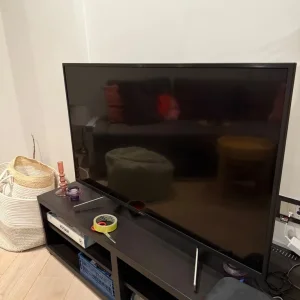 Sony Bravia Smart TV 43” - Image 2
