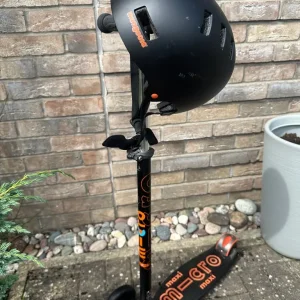 Maxi micro scooter with mongoose helmet and full protection set - Image 2