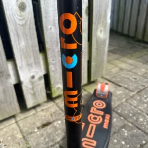 Maxi micro scooter with mongoose helmet and full protection set - Image 7