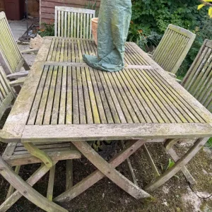 Garden table & 6 chairs