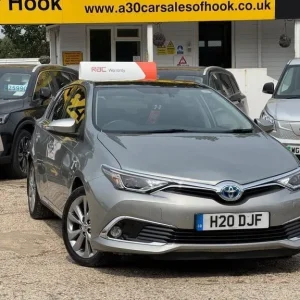 2016 Toyota Auris 1.8 VVT-h Excel CVT Euro 6 5-door hatchback - Image 8