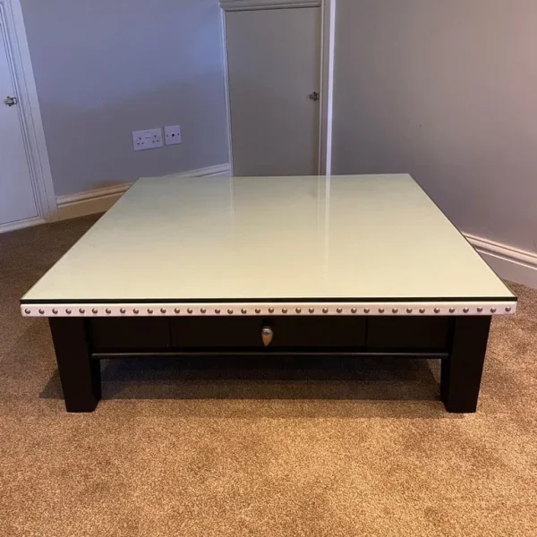 Low coffee table
