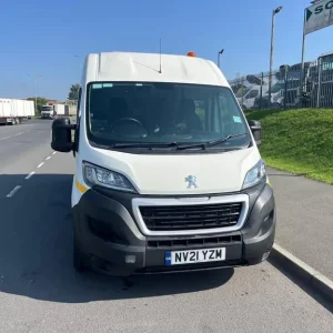 PEUGEOT BOXER 335 L3 PROFESSIONAL AIR CON WELFARE VAN WITH TOILET - Image 4