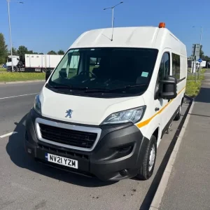 PEUGEOT BOXER 335 L3 PROFESSIONAL AIR CON WELFARE VAN WITH TOILET - Image 5
