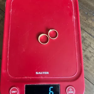 2 x 9ct gold diamond rings - solitaire and eternity - Image 7