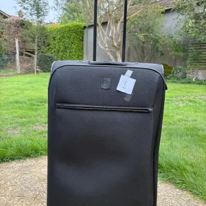 Collection of suitcases, holdalls, backpacks - Image 2