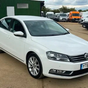 2014 Volkswagen Passat 2.0 TDI BlueMotion Tech Executive Saloon 4dr Diesel Manual Euro 5 - Image 2