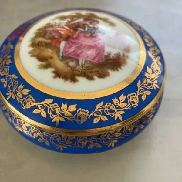 La Reine Limoges Vintage Porcelain Lidded Trinket Pot