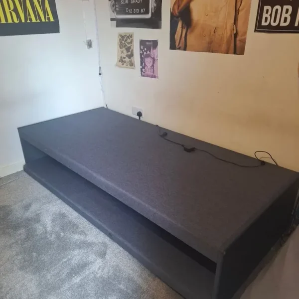 Single bed with pull out bed
