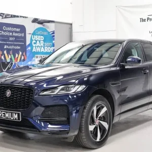 2022 Jaguar F-Pace S P440e 1 OWNER PANORAMIC ROOF HEATED STEERING WHEEL Estate - Image 2