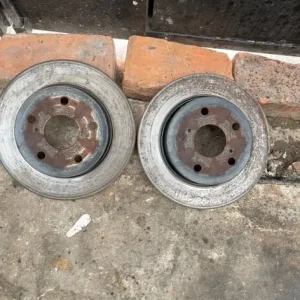 2020 Toyota Corolla estate rear brake discs - Image 2