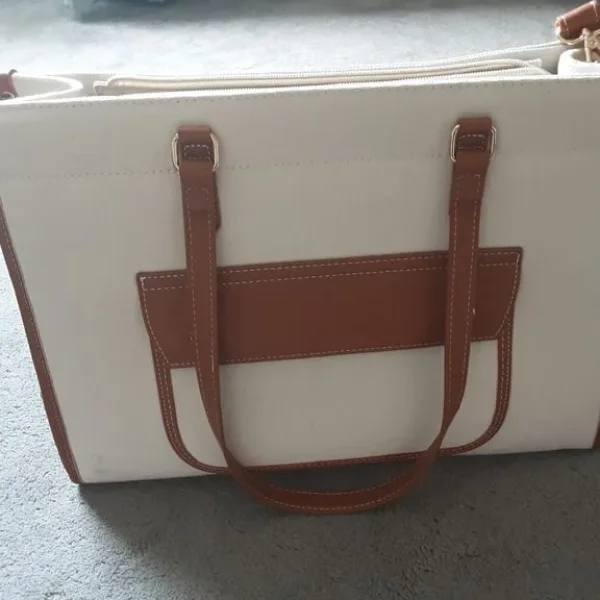 Handbag with laptop pocket